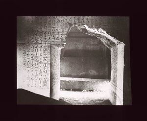 Gravkammer, pyramide af Unas, Sakkara, 5. dynasti (lanternerutsjebane) af American Photographer